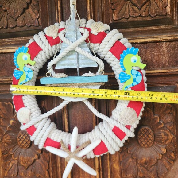 Nautical-Themed Rope Wreath With Seahorse Boat & Starfish Decor - Picture 5 of 6